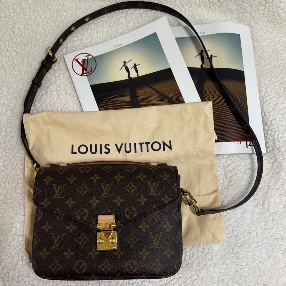Louis Vuitton Monogram Pochette Métis